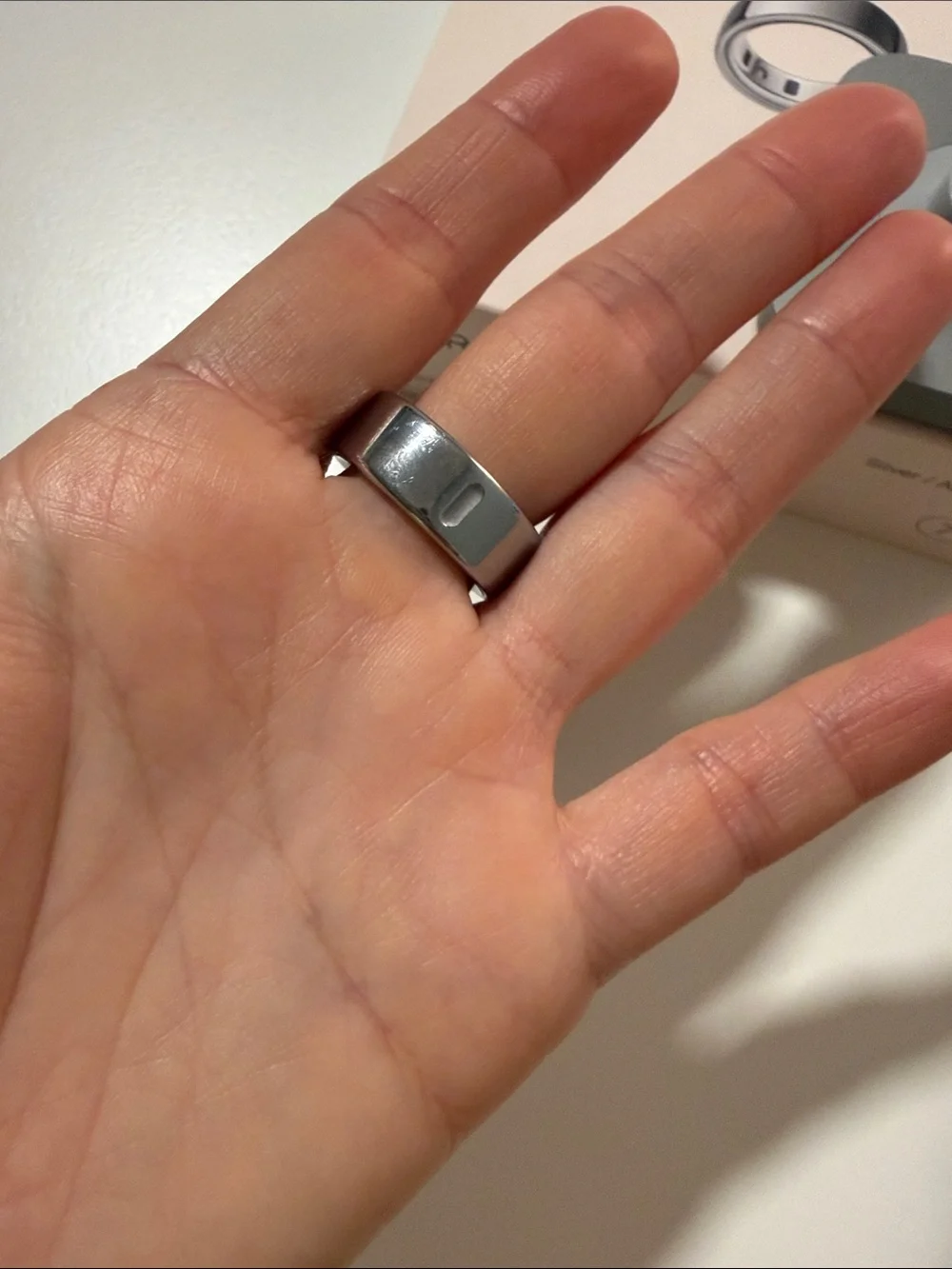 Oura Ring 4 (Silver) Metallic Smart Ring size 7